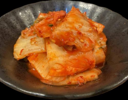 3 minutes walk from JR Narita Station and Keisei Narita Station
Mots Bar Fukunoya is famous for its beef innards and motsunabe (hot pot) grilled over charcoal.

It's hot every day, but we're open today too❗️
On days like this, eat some delicious and spicy kimchi to boost your appetite.

If you are looking for a yakiniku restaurant or meal in Narita, please come to "Motz Bar Fukunoie"❗️❗️