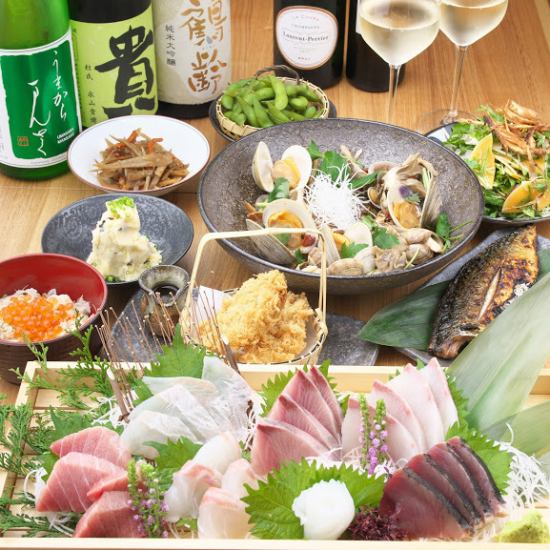 A banquet for adults with fresh sea food and sake unique to live fish