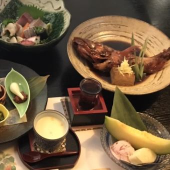 [Reservation required the day before] 9-course meal [Month Course] 8,800 yen (tax included)