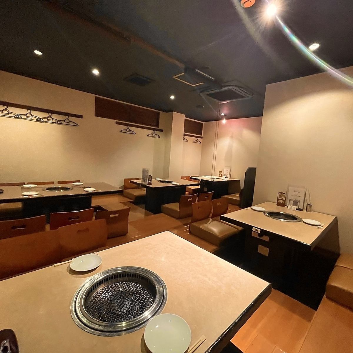 We have a private room with a sunken kotatsu table that can accommodate up to 24 people. It is very comfortable and perfect for banquets.