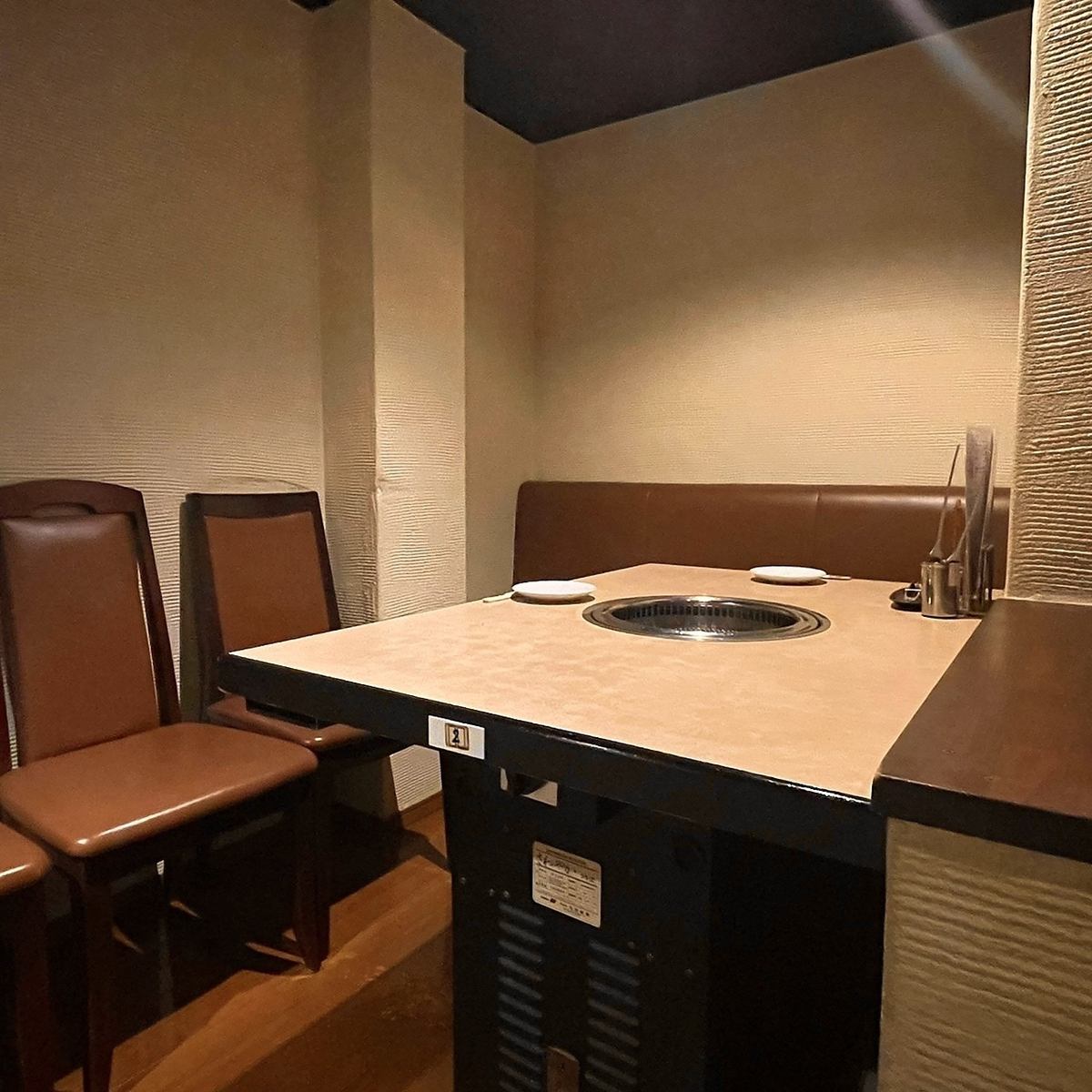 A stylish yet relaxing yakiniku restaurant♪ Couple seats perfect for dates