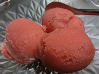 Vanilla Ice Cream / Yuzu Sorbet / Blood Orange Sorbet