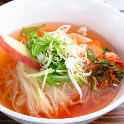 【オススメ】　自家製スープの盛岡冷麺、梅冷麺