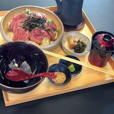 当店自慢の看板メニュー！「和牛のひつまぶし」