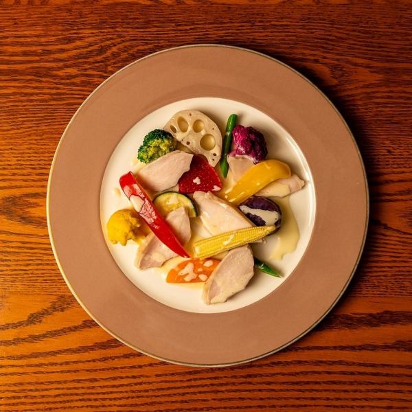 菜彩鶏のバポーレと季節のお野菜《バーニャカウダソースやチーズソースなど》