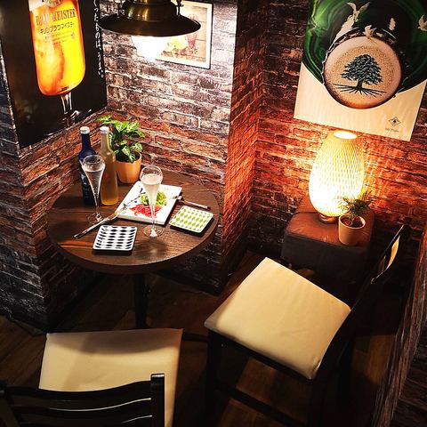 Stylish brick-style space ◇ Couple seats recommended for dates ♪