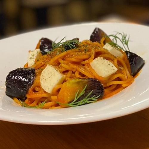 Tomato pasta with eggplant and mozzarella