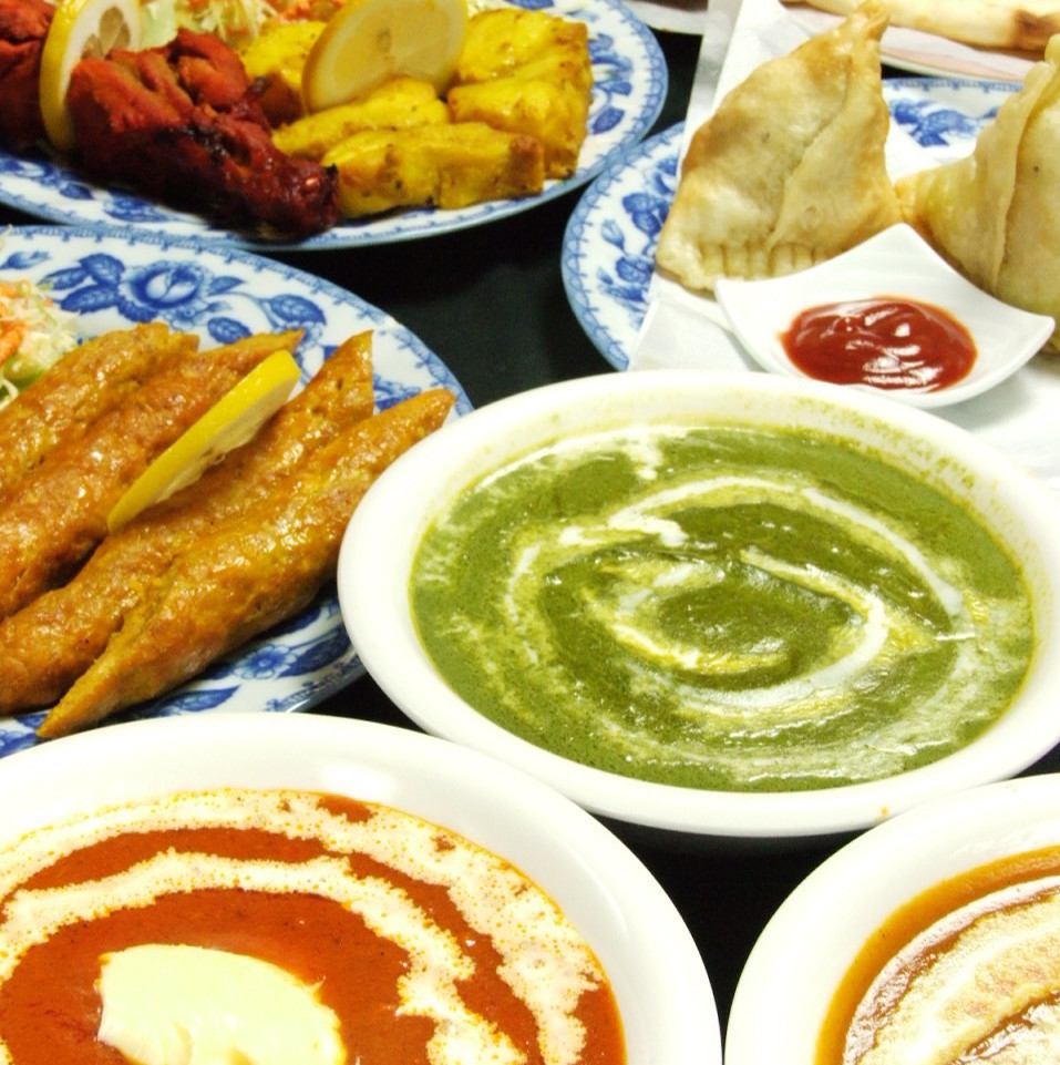 All-you-can-eat and drink authentic Indian curry, tandoori chicken, etc. ♪