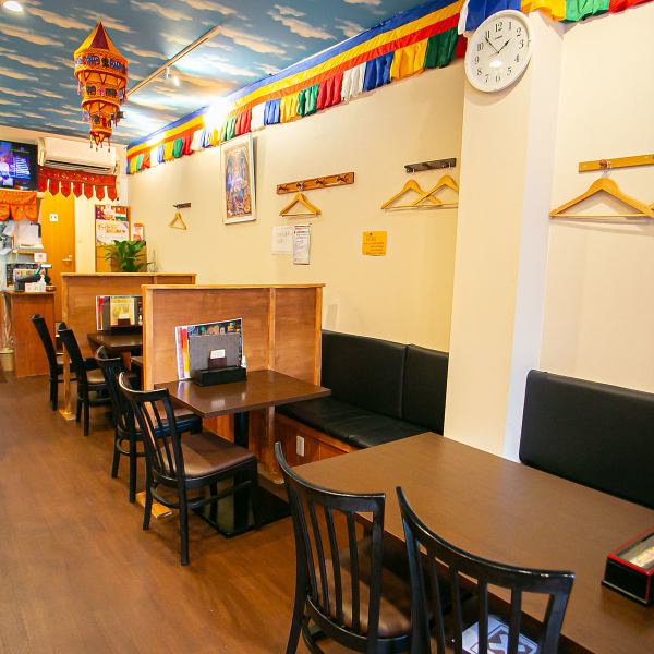 Table seats are spacious and spaced apart.The partition is also set up so you don't have to worry about the seat next to you. ◎ We have prepared a space where you can relax and enjoy Indian and Nepalese cuisine with friends and family as well as one person.