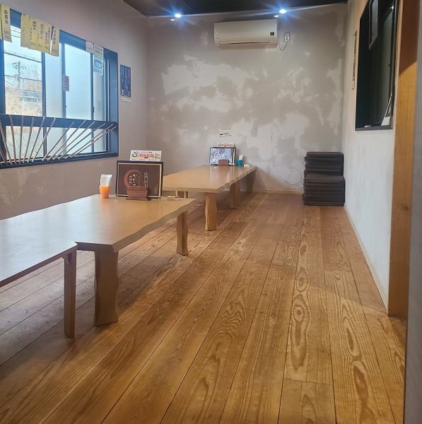 ◆ We accept reservations for reservations ◆ If you would like to use more than 12 people, please contact us by phone ■ Our shop can accommodate up to 17 people on the 1st floor and 15 people on the 2nd floor.We accept private banquets on the 2nd floor ♪ You can relax in the tatami room and use it in a wide range of scenes ♪ For a banquet together! If you would like to charter, please contact us in advance.