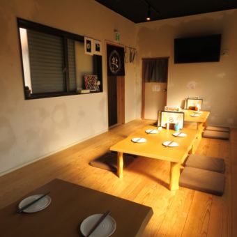 ◆ Crush your legs and have a relaxing meal ◆ Enjoy a relaxing conversation while drinking alcohol ♪ Relax in a warm Japanese space.