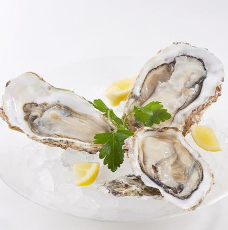 Raw oysters or steamed oysters ★ We have carefully selected production areas depending on the season.