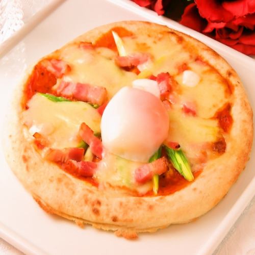 Fried egg of asparagus and bacon PIZZA