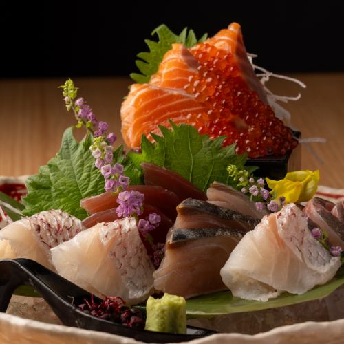 新鮮な海鮮とお得な飲み放題をご堪能ください!海鮮の他にも餃子やホルモン・もつ鍋などもございます!