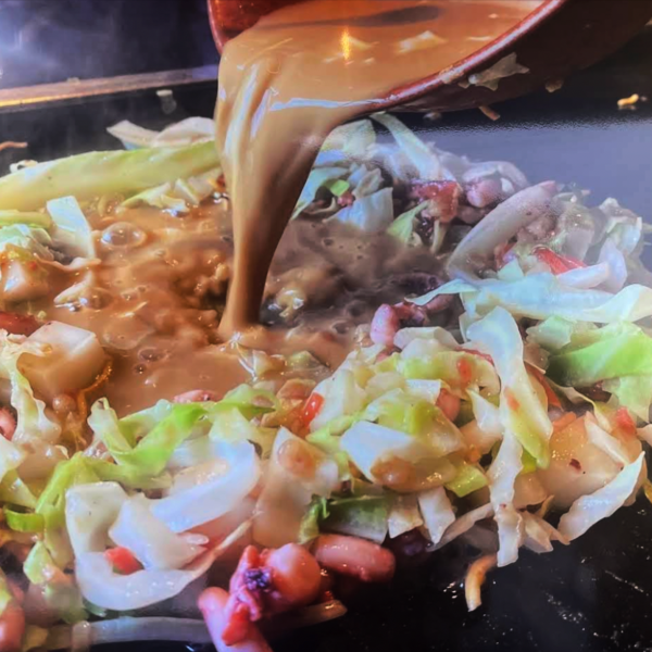 人気の定番！具材の旨みを楽しむスペシャルもんじゃ♪