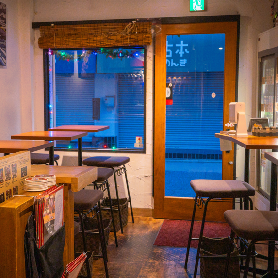 [Counter seats] Our counter seats are our special seats where you can enjoy your beer while looking at the craft beers lined up in front of you. You can drink freshly poured beer right away! Recommended for dates, drinking beer, or drinking alone after work. !