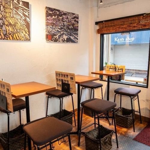 商店内的气氛友好而热情。