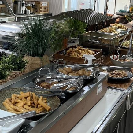 120 minutes all-you-can-drink and all-you-can-eat buffet for 4,800 yen (tax included)