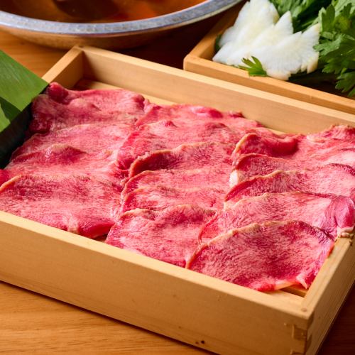 Enjoy delicious meats such as Japanese Black Beef, Sangen Pork, and Oyama Jidori Chicken!