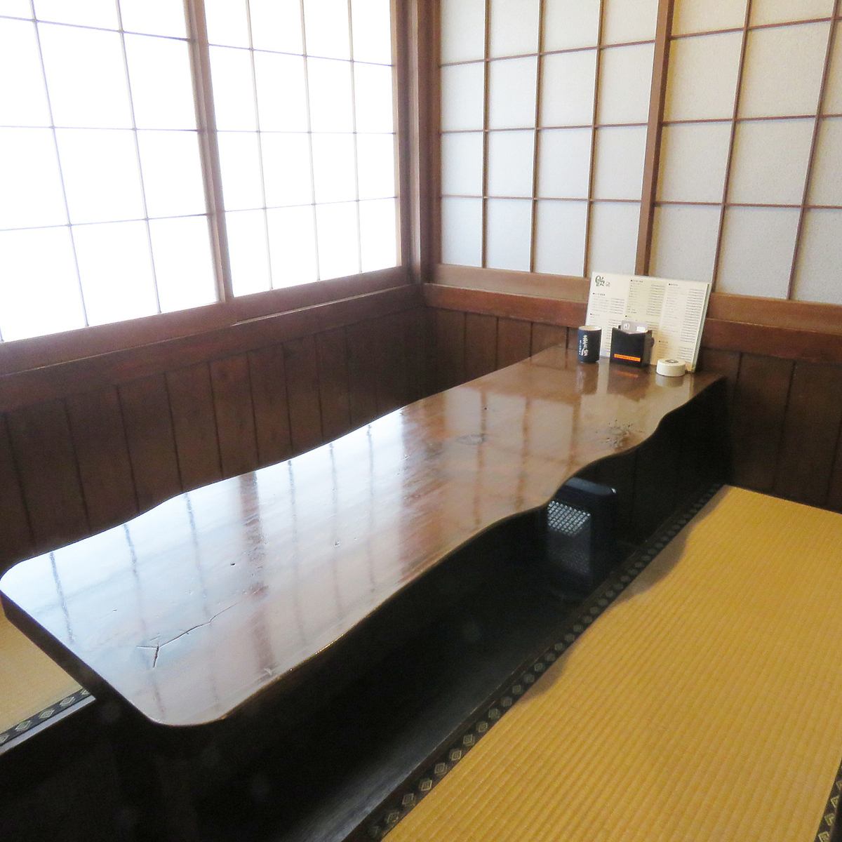 木造の温かみのある店内はゆったりとした開放感があります♪