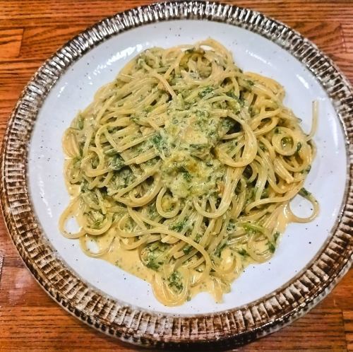 本日のパスタより《ズワイガニと青海苔のクリームスパゲッティ》
