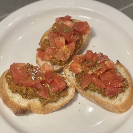 キーマカレー&トマトのブルスケッタ（3個）