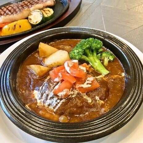デミグラスソース煮込ハンバーグ