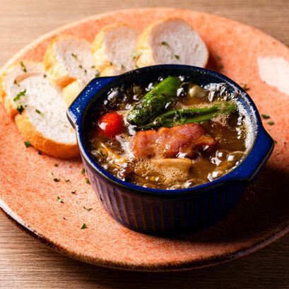 激選したワインに合う特製料理をご用意しております