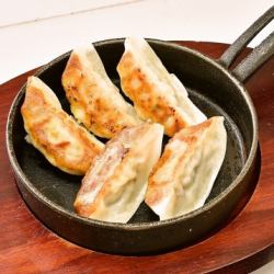 『つぼ八特製』焼餃子
