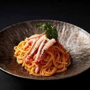 ズワイ蟹と白菜のトマトクリームパスタ