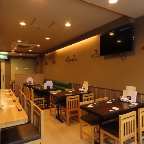 <p>【お仕事終わりの飲み会からご宴会まで、幅広いシーンで】お一人様から団体まで、サク飲み利用から飲み放題まで、人数やシーンを問わずご利用いただける気軽な居酒屋”肴と酒晴々”。会社宴会・お仕事終わりの飲み会・会食・一人飲み...など、多彩なシーンでご利用いただけます◎</p>