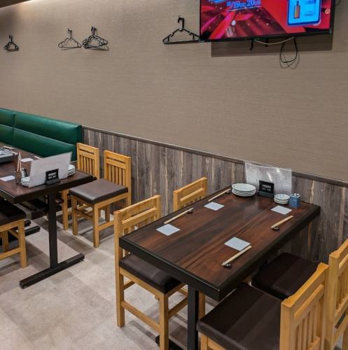 【テーブル席：4名様×2卓】