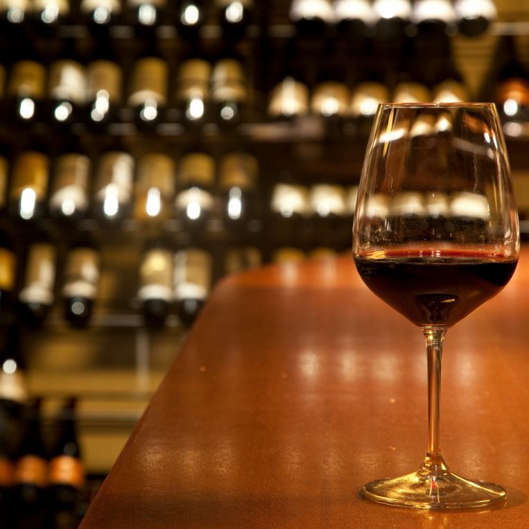 完全予約制で各種ワイン等飲み放題付きの贅沢なコースをご用意☆