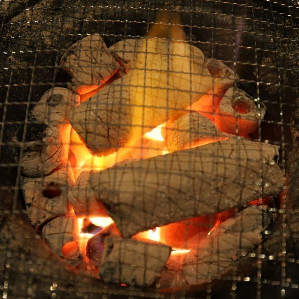 It is the only one in the prefecture, "Charcoal Grilled Meat" is big.Not to mention a little bit different from the roaster, of course, the atmosphere that it encounters is well received by local customers and children.Please enjoy full-fledged grilled meat with friendly people and your family and charcoal fire.(The photograph is an image.)