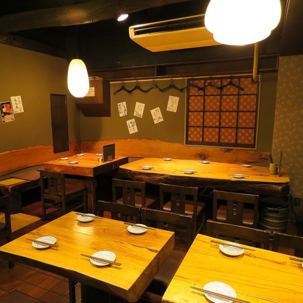 You can enjoy chicken dishes in a nostalgic atmosphere that takes you back in time to the Showa era.Counter seats are also available.A private room that can accommodate 12 to 20 people.It is a private room with a door, so you can use it without worrying about the surroundings.