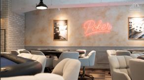 1卓あたり9名様までおかけ頂けます。