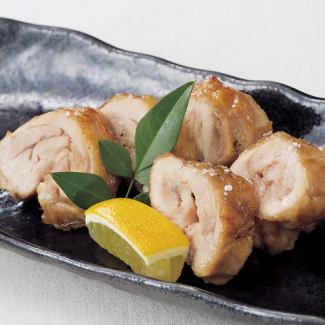 Grilled domestic chicken with natural salt and yuzu pepper