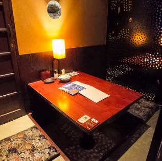 [4 people] The seats for 4 people who can talk slowly are ideal for girls-only gatherings.The restaurant has a calm atmosphere, so you can use it for dates, birthdays, anniversaries, etc.We also offer an all-you-can-drink course from 4000 yen, so please choose according to your taste and budget ♪