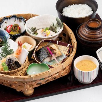 <Reservation required> [Feast course meal only] Hanagogo gozen meal 2000 yen