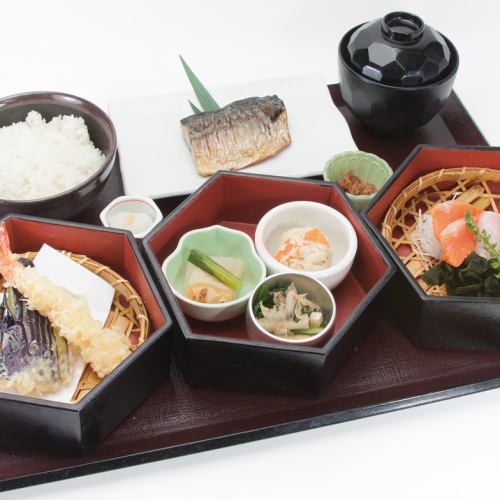 For a luxurious lunch, "Kyomachiya Gozen (Tempura, Obanzai Sheng, Sashimi, Grilled Fish)"