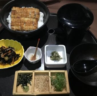 ◆仅限一月！高知县“白烧鳗鱼饭”附赠一杯吐司饮料，原价3500日元→现价2900日元