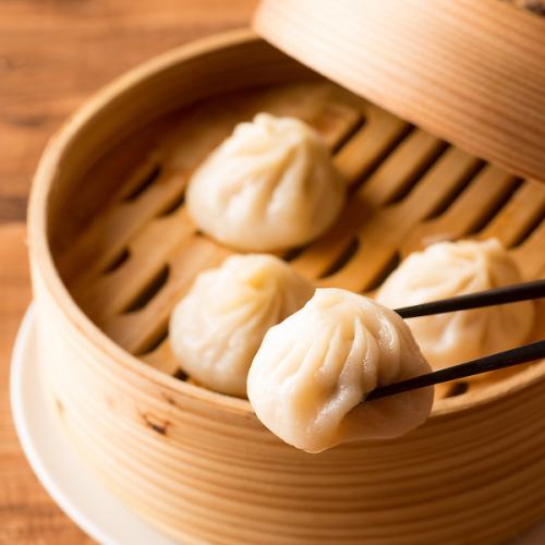 Shanghai-style Xiaolongbao (4 pieces)