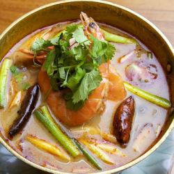 Tom Yum Goong [Spicy Shrimp Sour Soup]