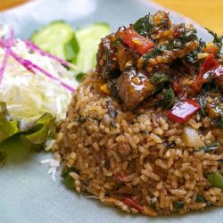 Beef gapao fried rice "Khao Pat Gapao Nua"