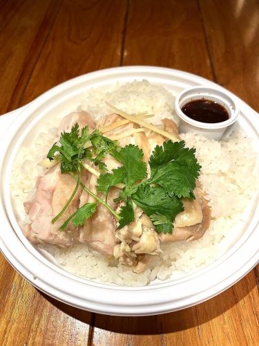 Holiday lunch sets are also available!