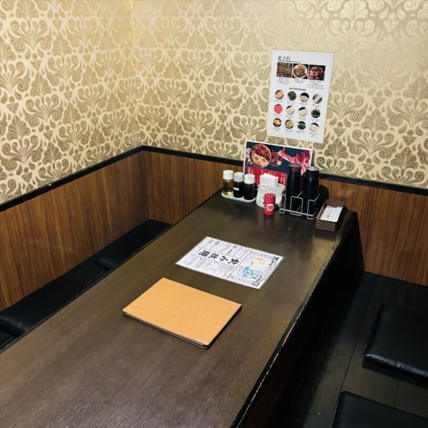 ◆広島×貸切◆貸切40名様～最大90名様までOK★普段使い・居酒屋利用、忘新年会、歓送迎会などのご宴会にも、デートにもぴったりのお洒落な中華ダイニング！刀削麺や、麻辣煮込み、羊の背骨鍋など本格ガチ中華が味わえる♪2名テーブル×5席、4名テーブル×3席、6名テーブル×8席、8名テーブル×1席ご用意しております◎