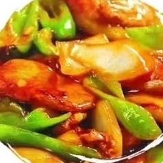 じゃがいもとナスとピーマンの中華炒め/豚角煮　各