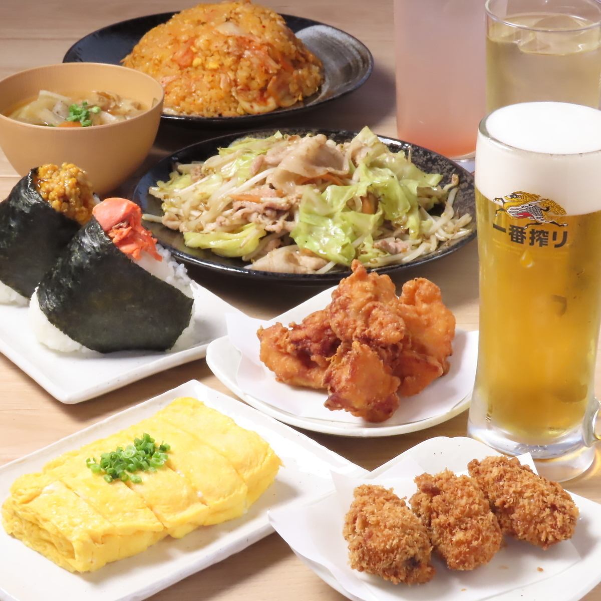 こだわりのおむすびや一品料理、豊富なお酒をお楽しみください♪