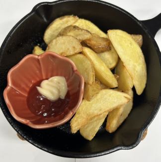 ド定番！皮付きポテトフライ