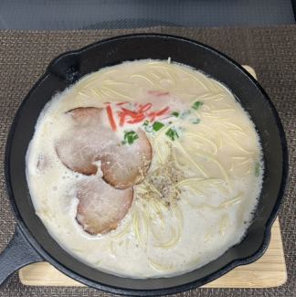 豚骨ラーメン